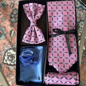 Gianfranco NWOT tie bow tie 2 napkins you put in the pocket and the blue flower